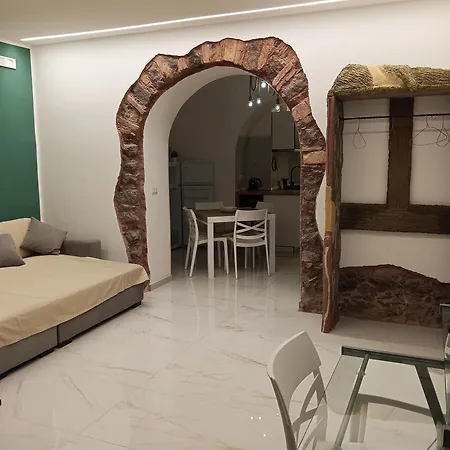 Апартаменты Dionisio House