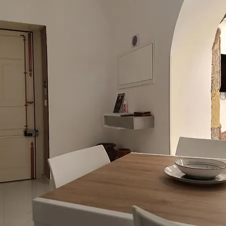 Dionisio House Катания