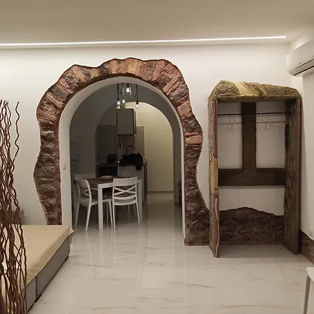 Dionisio House * Катания